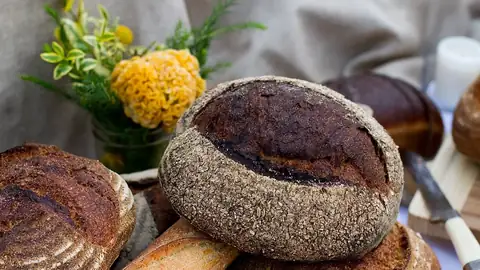 Seeded rye loaf with flowers